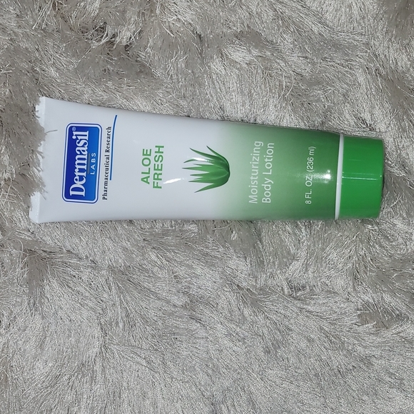 Mix of 5 Items for Women and bath - Picture 2 of 7